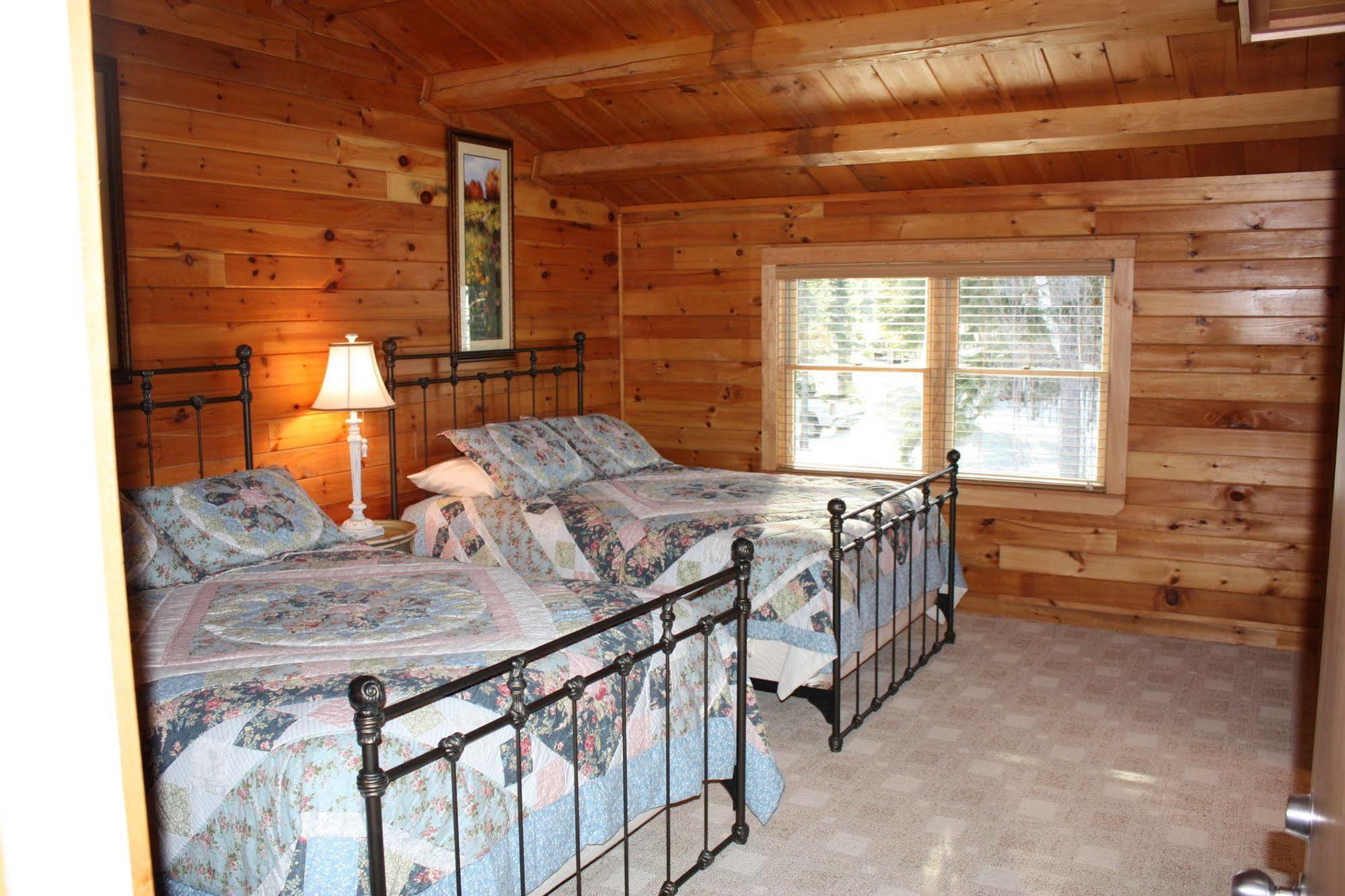 Lake Parlin Lodge & Cabins West Forks Exteriör bild
