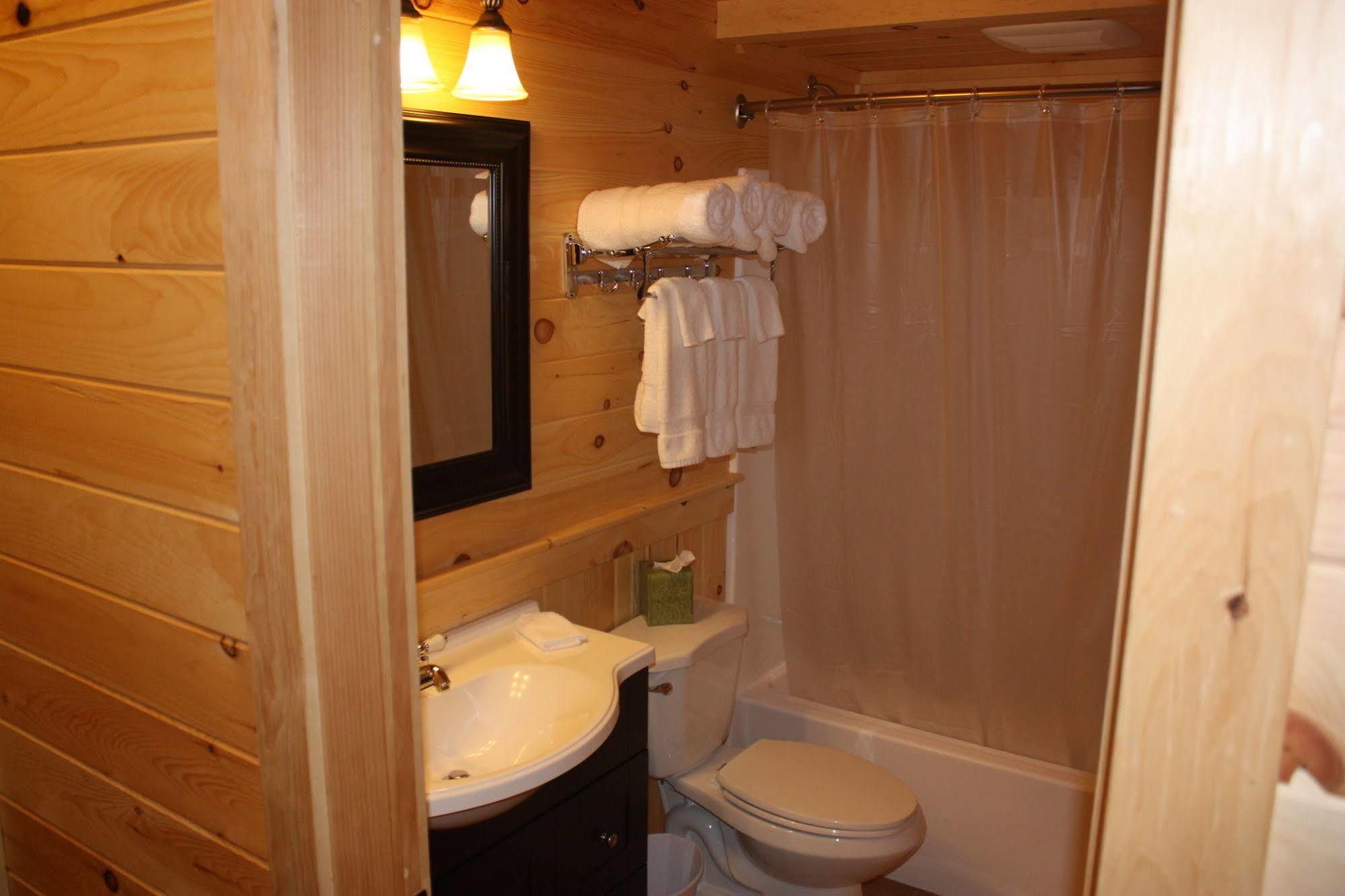 Lake Parlin Lodge & Cabins West Forks Exteriör bild