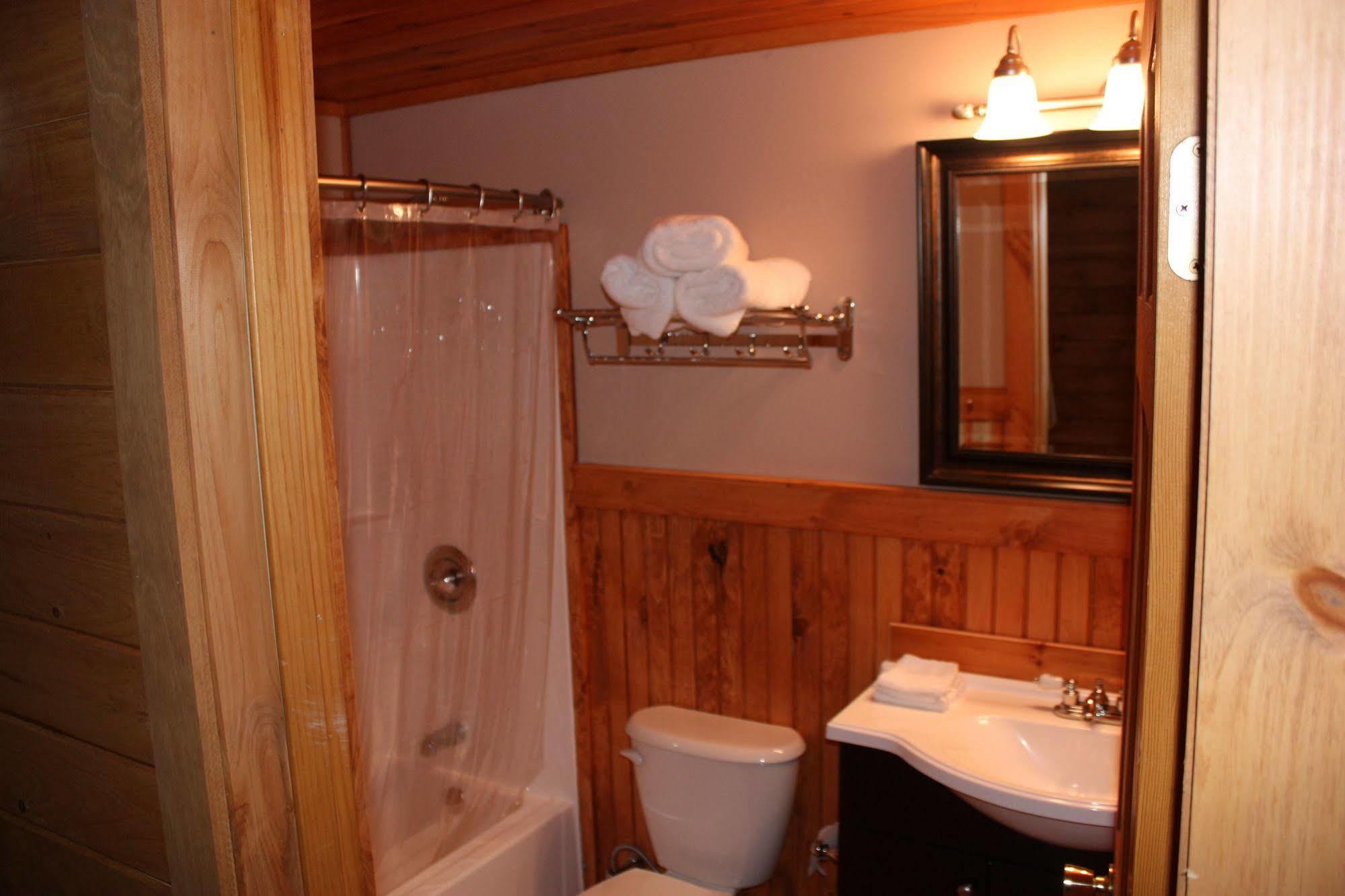 Lake Parlin Lodge & Cabins West Forks Exteriör bild