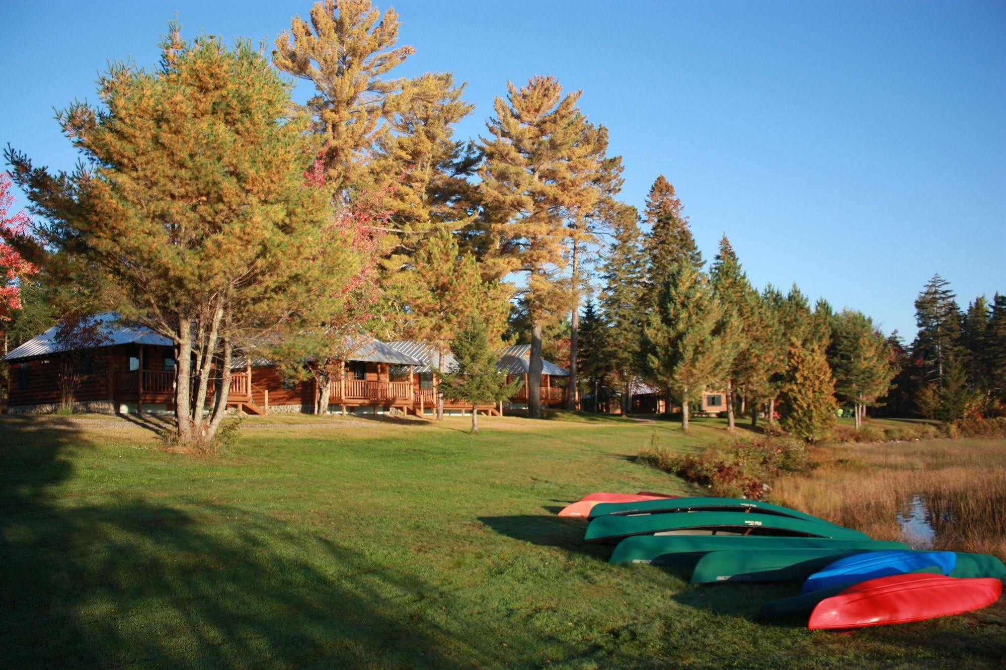 Lake Parlin Lodge & Cabins West Forks Exteriör bild