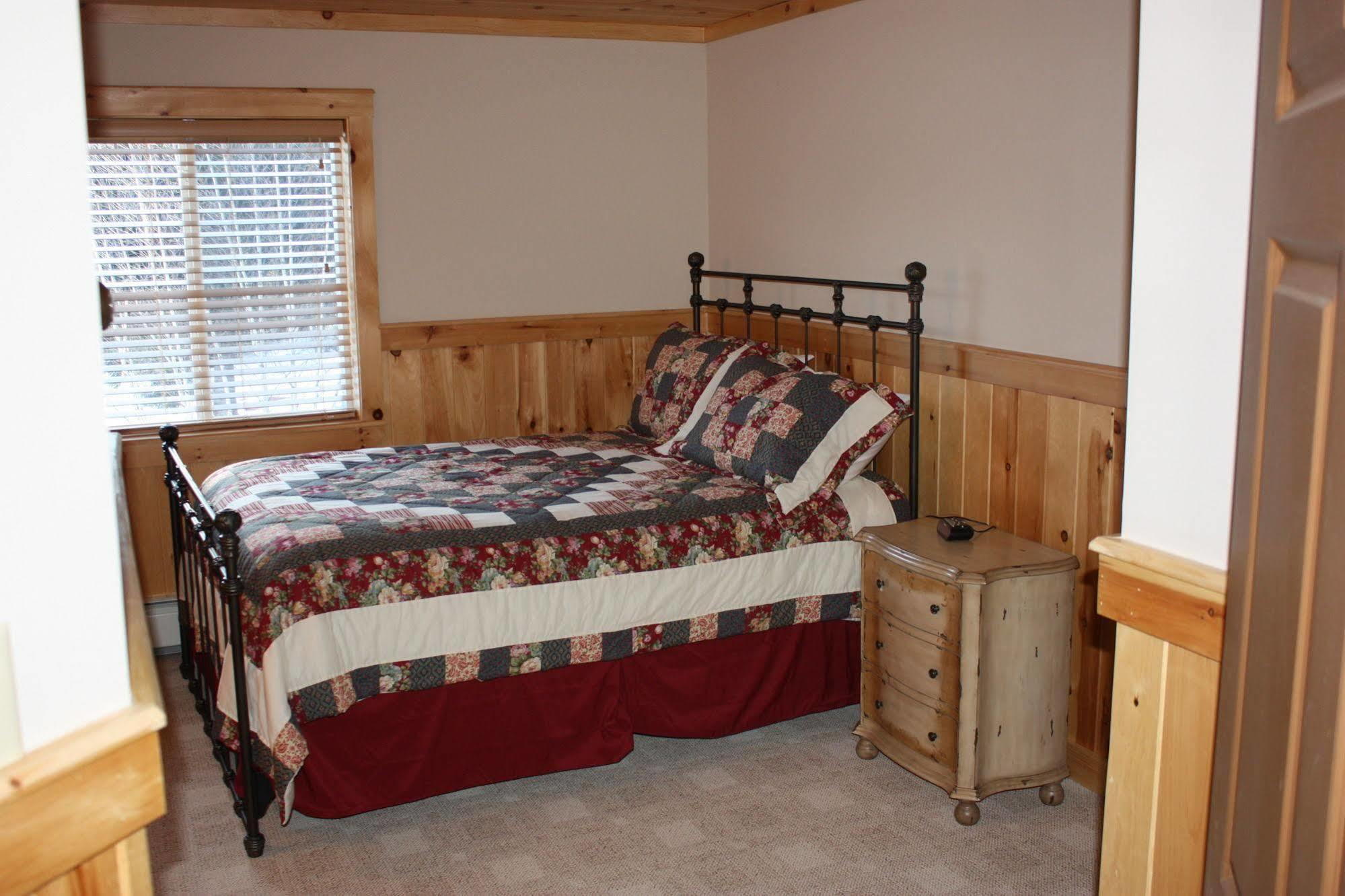 Lake Parlin Lodge & Cabins West Forks Exteriör bild