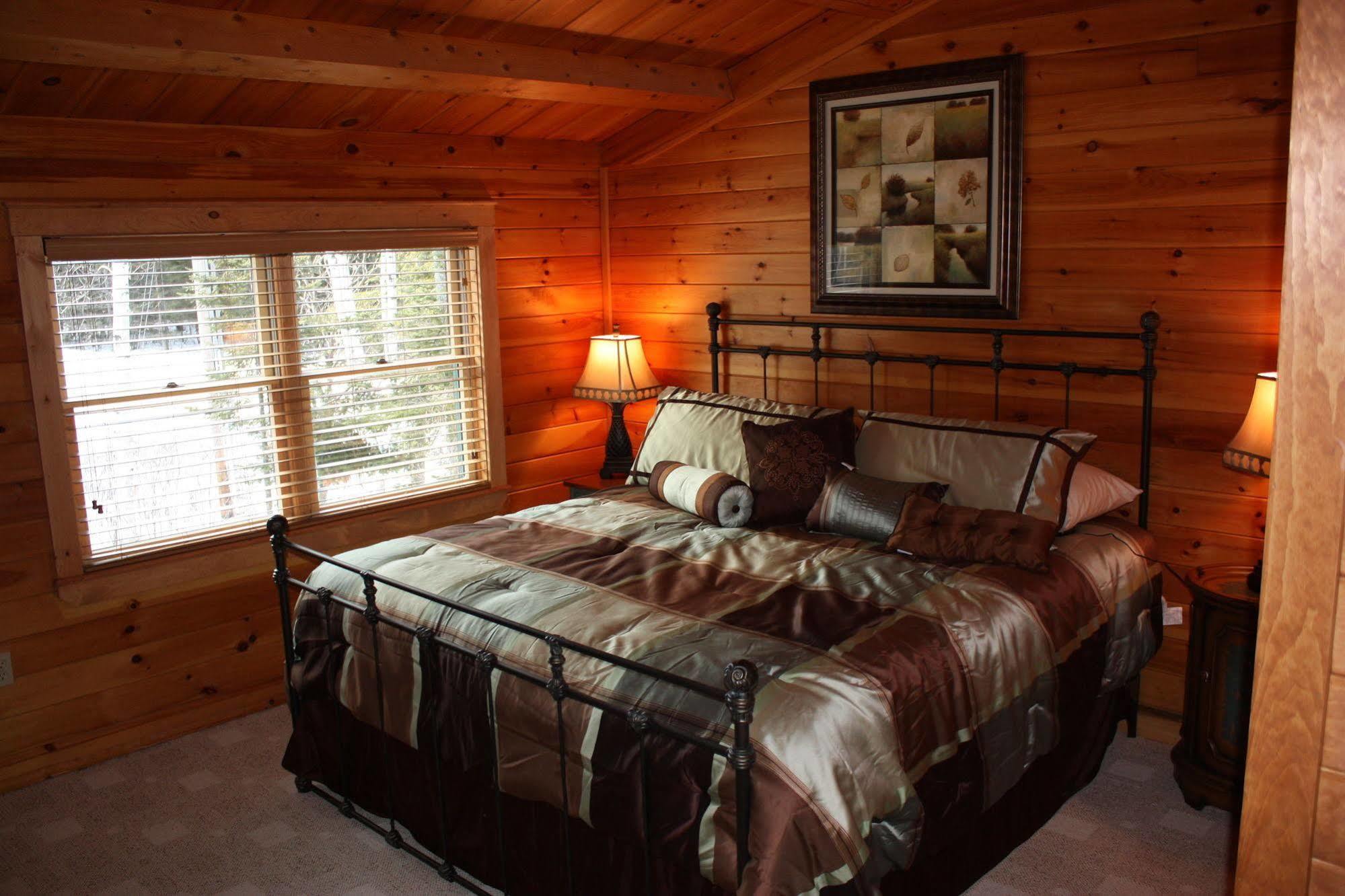 Lake Parlin Lodge & Cabins West Forks Exteriör bild