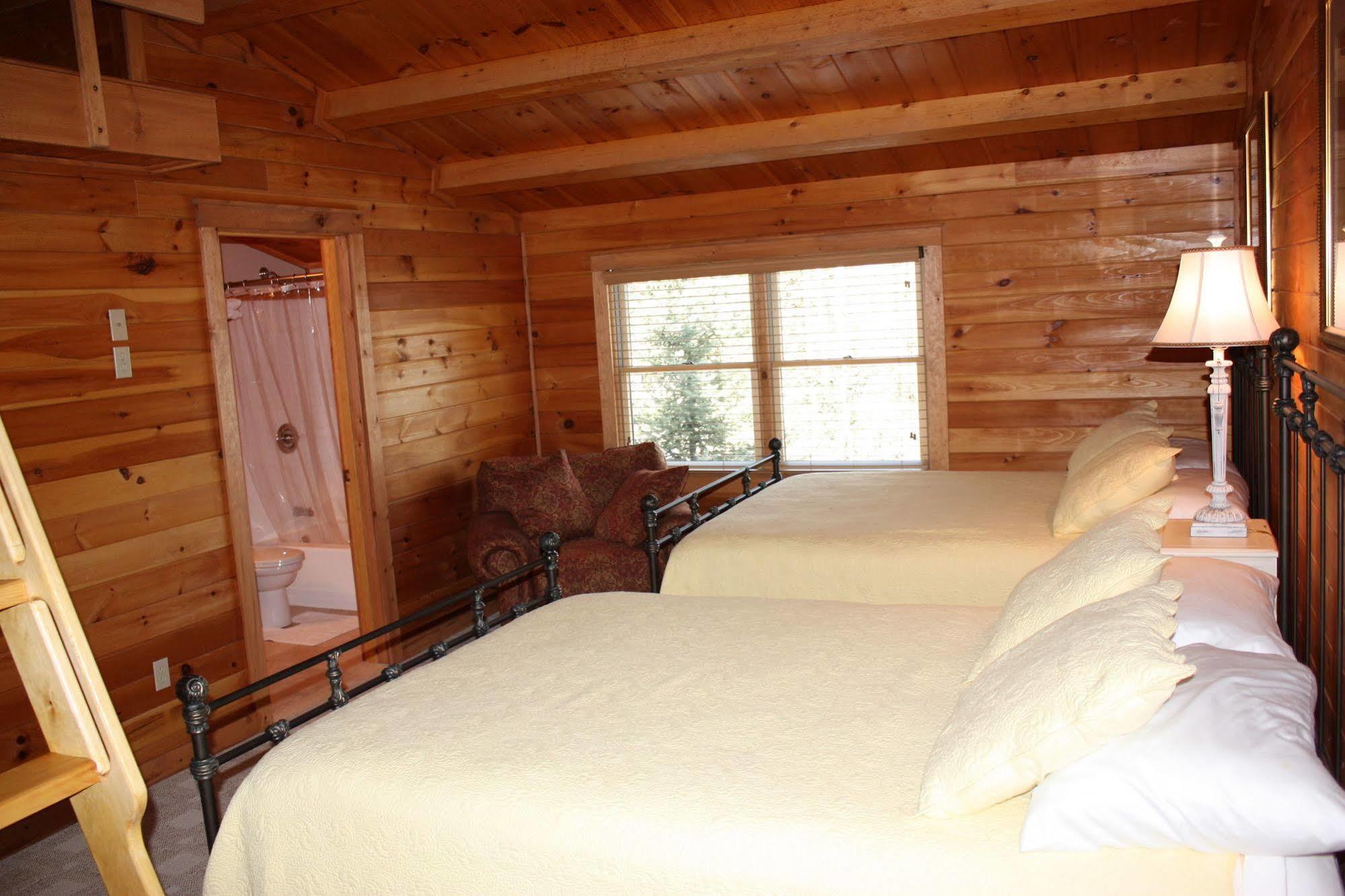 Lake Parlin Lodge & Cabins West Forks Exteriör bild