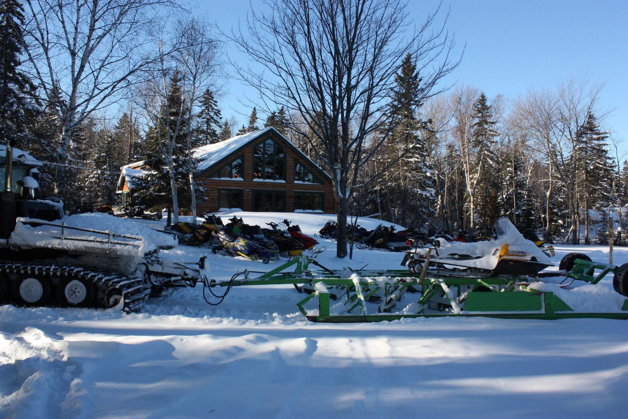 Lake Parlin Lodge & Cabins West Forks Exteriör bild