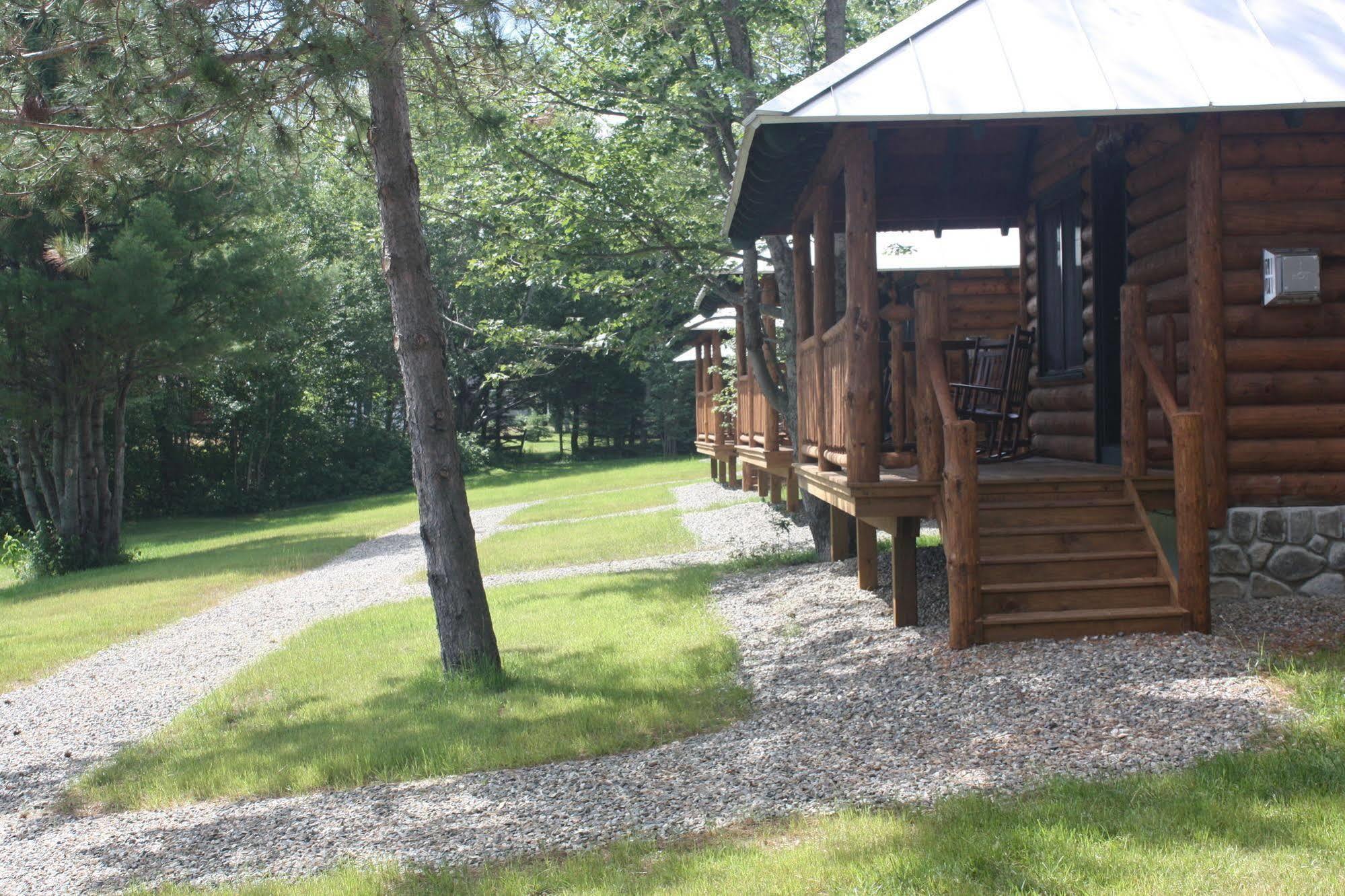Lake Parlin Lodge & Cabins West Forks Exteriör bild