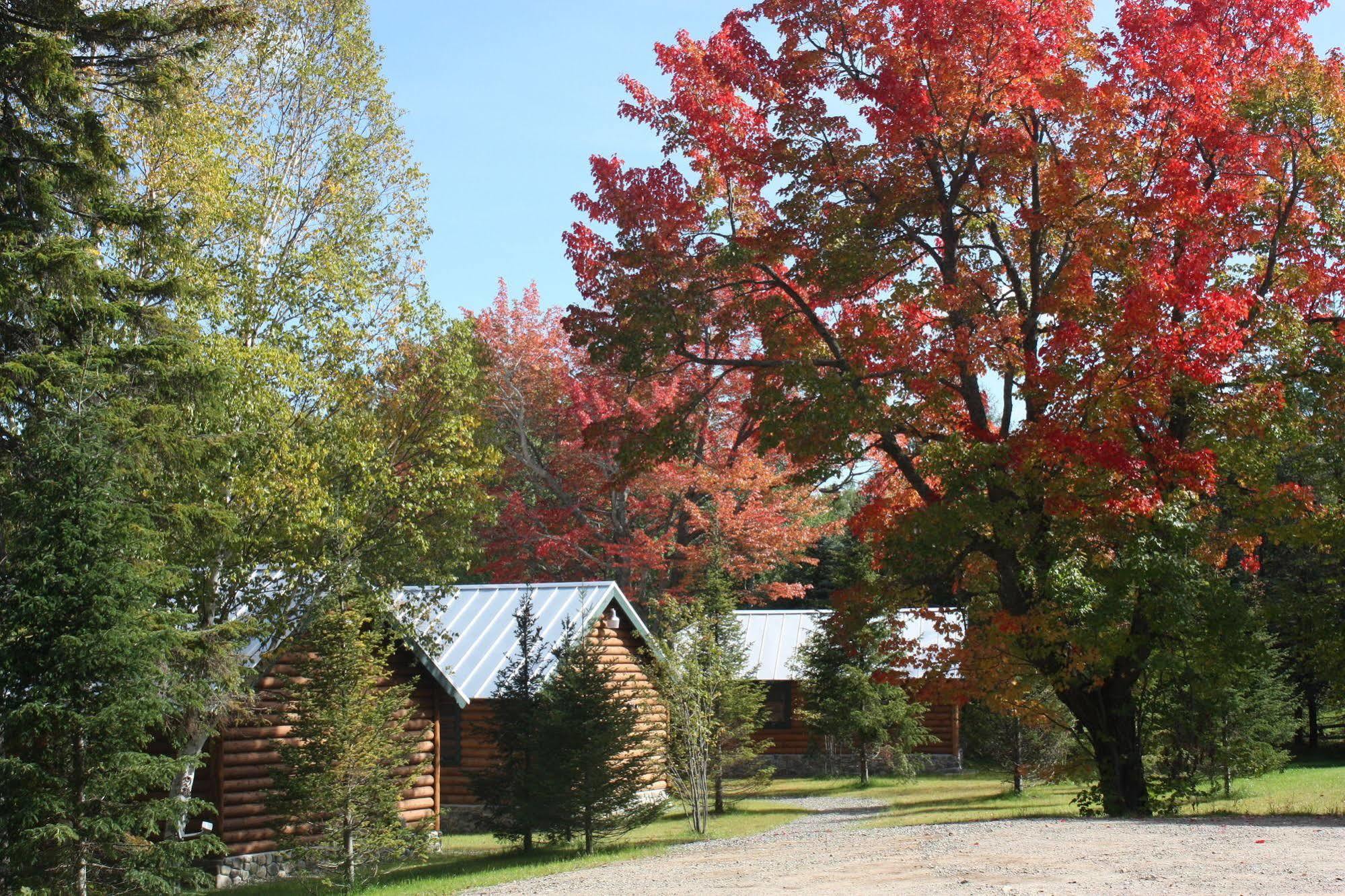 Lake Parlin Lodge & Cabins West Forks Exteriör bild